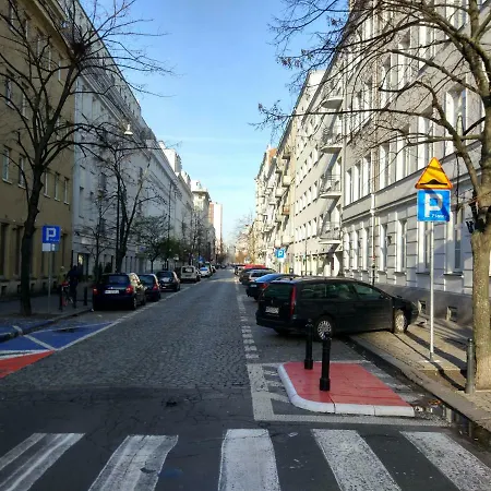 Sleephome Poznanska Apartamento *